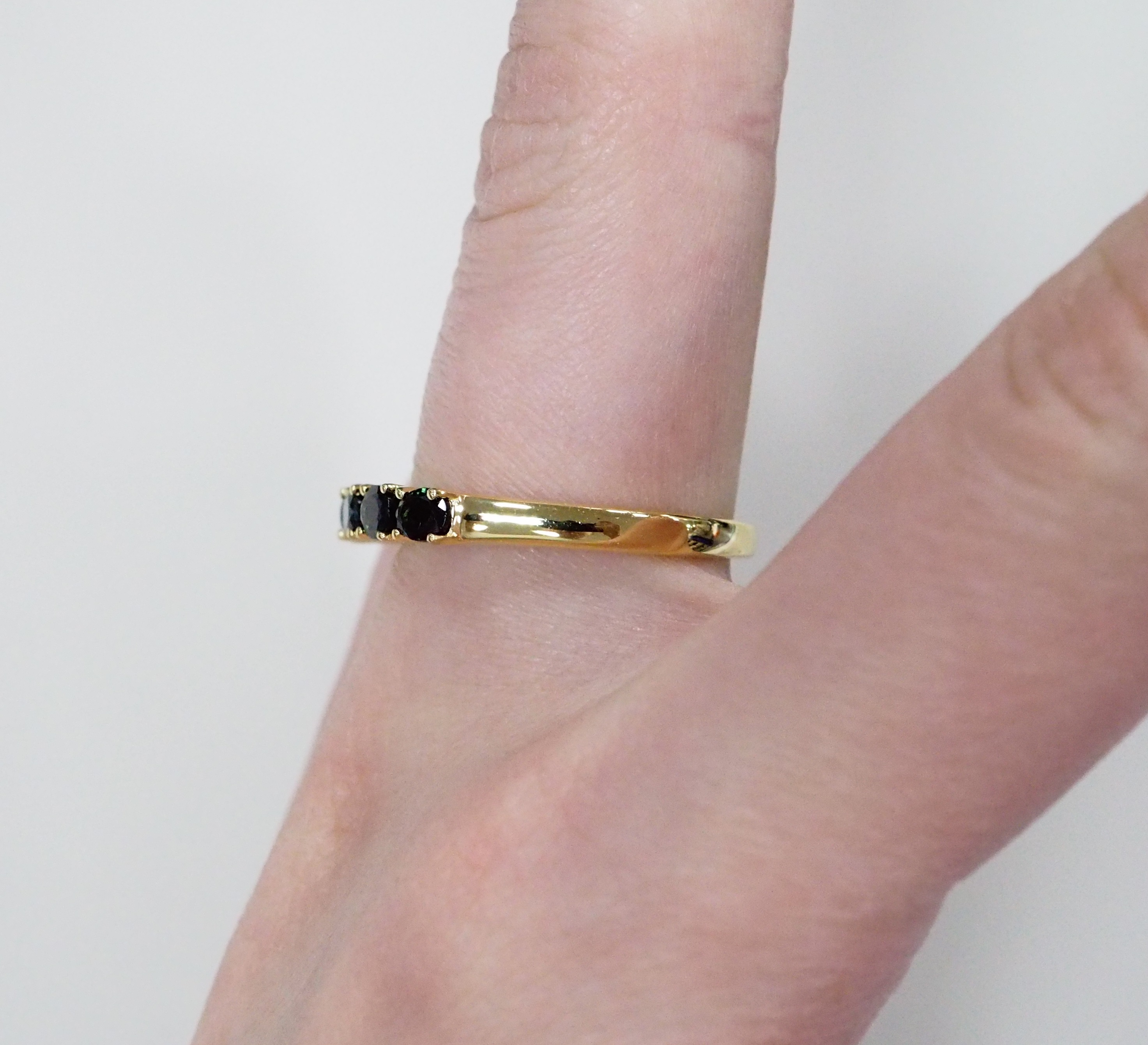 Серебряное кольцо 925 пробы; вставки 4 Турмалин зеленый 0,65 ct.;
